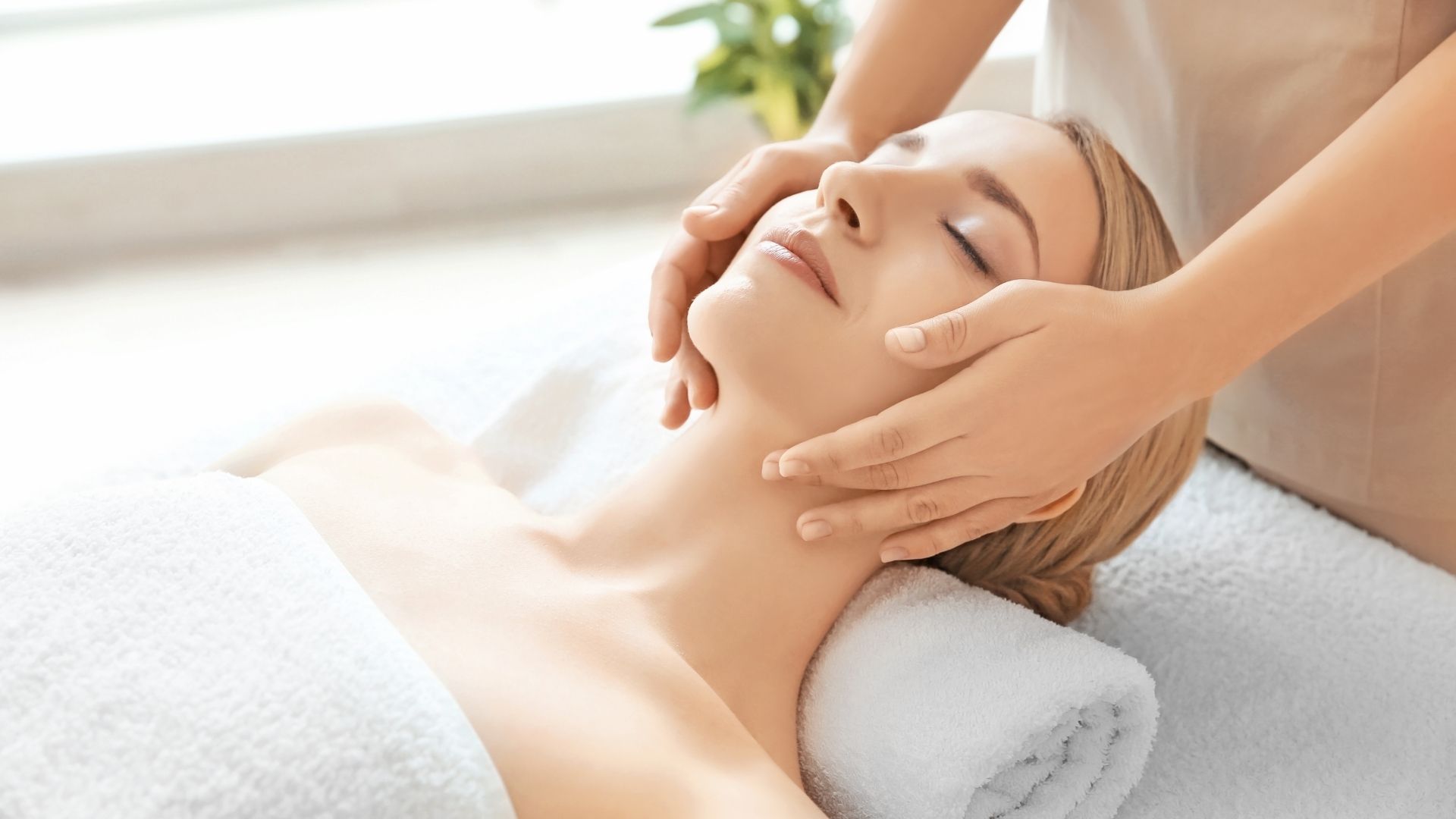 Zertifizierte Gesichts- und Kopfmassage Ausbildung bei der Master Wellness Akademie